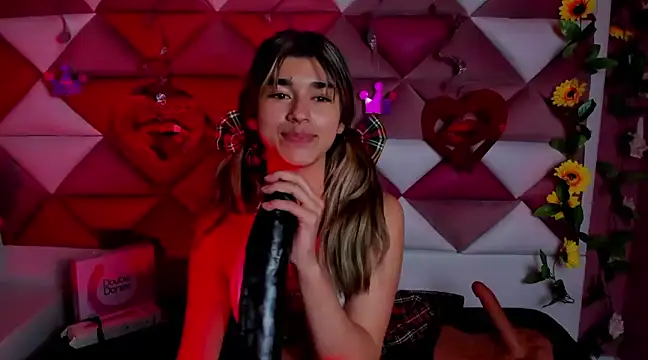 Snapshot of NahomiConnor_ chatting on 03-17-25, 04:43 NahomiConnor online show from 03-17-25, 04:43