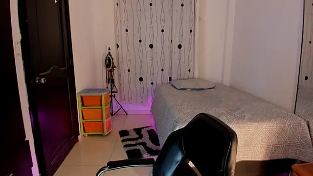 Snapshot of alessandro_wizard chatting on 02-05-25, 02:19 alessandro wizard online show from 02-05-25, 02:19