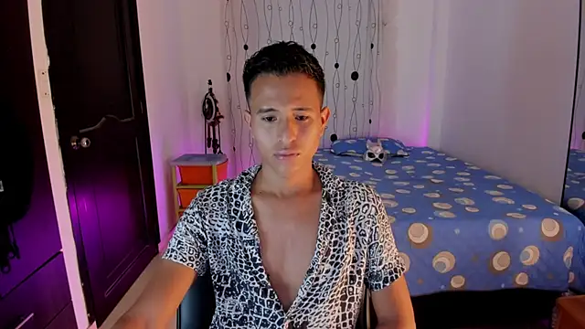 Snapshot of alessandro_wizard chatting on 02-05-25, 10:22 alessandro wizard online show from 02-05-25, 10:22