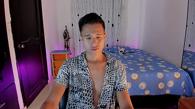 Snapshot of alessandro_wizard chatting on 02-06-25, 10:43 alessandro wizard online show from 02-06-25, 10:43