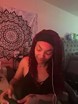 Snapshot of butterflybootyy chatting on 12-11-24, 03:58 butterflybootyy online show from 12-11-24, 03:58