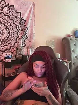 Snapshot of butterflybootyy chatting on 12-14-24, 09:13 butterflybootyy online show from 12-14-24, 09:13