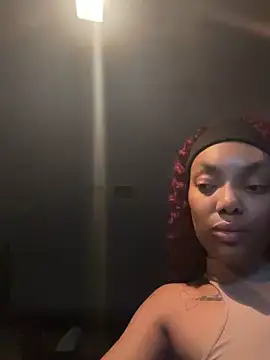 Snapshot of butterflybootyy chatting on 12-18-24, 03:47 butterflybootyy online show from 12-18-24, 03:47