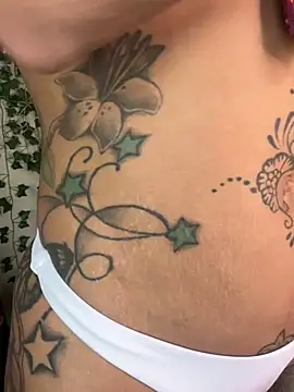 Snapshot of butterflybootyy chatting on 01-30-25, 05:41 butterflybootyy online show from 01-30-25, 05:41