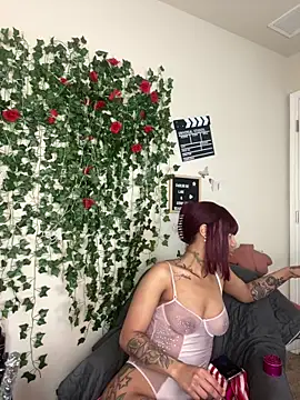 Snapshot of butterflybootyy chatting on 02-12-25, 03:27 butterflybootyy online show from 02-12-25, 03:27