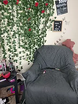 Snapshot of butterflybootyy chatting on 02-26-25, 02:59 butterflybootyy online show from 02-26-25, 02:59