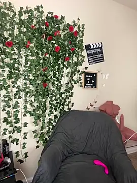 Snapshot of butterflybootyy chatting on 02-27-25, 02:10 butterflybootyy online show from 02-27-25, 02:10