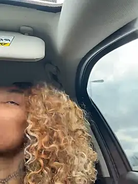 Snapshot of butterflybootyy chatting on 03-04-25, 06:29 butterflybootyy online show from 03-04-25, 06:29