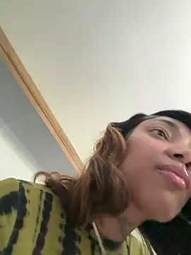 Snapshot of butterflybootyy chatting on 09-10-25, 03:12 butterflybootyy online show from 09-10-25, 03:12