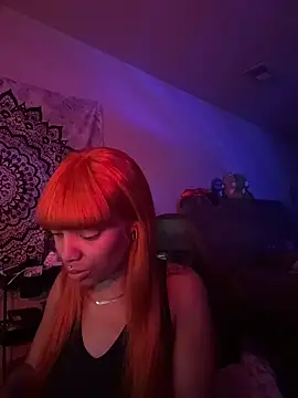 Snapshot of butterflybootyy chatting on 10-17-25, 05:10 butterflybootyy online show from 10-17-25, 05:10