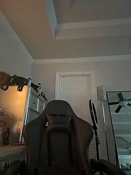 butterflybootyy online show from 12-15-25, 01:04