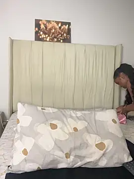 BhadBhad Kitty online show from 10-27-25, 05:33