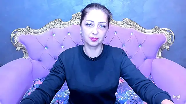 DivinSandra online show from 10-13-25, 04:56