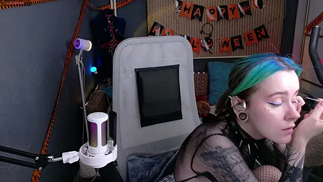 Snapshot of Cumpotik_Eve chatting on 11-29-25, 02:03 Cumpotik Eve online show from 11-29-25, 02:03