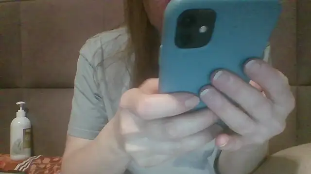 Snapshot of Sladkiegubki chatting on 03-17-25, 11:54 Sladkiegubki online show from 03-17-25, 11:54