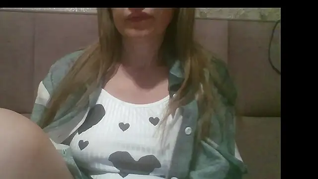 Snapshot of Sladkiegubki chatting on 09-24-25, 11:30 Sladkiegubki online show from 09-24-25, 11:30