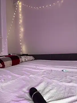 Snapshot of LoveLuna_ chatting on 01-15-25, 01:56 LoveLuna online show from 01-15-25, 01:56