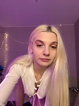 Snapshot of LoveLuna_ chatting on 02-20-25, 07:41 LoveLuna online show from 02-20-25, 07:41