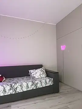 Snapshot of LoveLuna_ chatting on 10-06-25, 06:16 LoveLuna online show from 10-06-25, 06:16