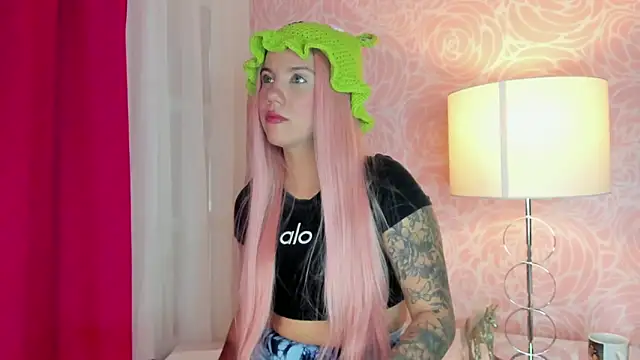 MelaniieRoux online show from 11-07-25, 07:36