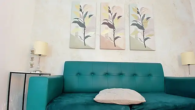 Snapshot of miranda_villa chatting on 09-19-25, 12:28 miranda villa online show from 09-19-25, 12:28