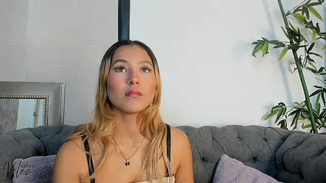 Snapshot of miranda_villa chatting on 12-05-25, 12:25 miranda villa online show from 12-05-25, 12:25