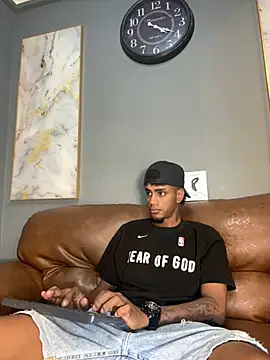 AaronCruz  online show from 01-10-25, 11:08