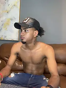 AaronCruz  online show from 02-03-25, 07:31