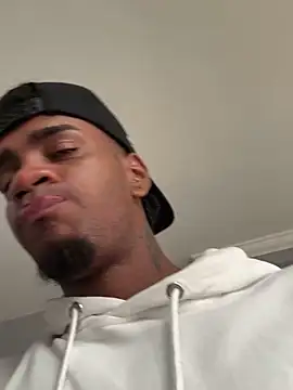 AaronCruz  online show from 03-10-25, 07:18