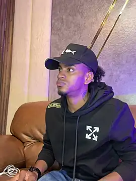 AaronCruz  online show from 03-12-25, 07:38