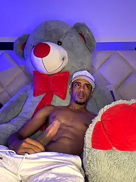 AaronCruz  online show from 10-14-25, 04:46