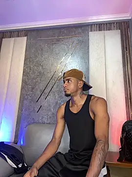 Snapshot of AaronCruz_ chatting on 02-05-26, 04:33 AaronCruz online show from 02-05-26, 04:33