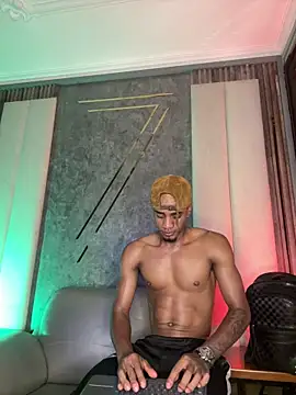 Snapshot of AaronCruz_ chatting on 02-06-26, 04:39 AaronCruz online show from 02-06-26, 04:39