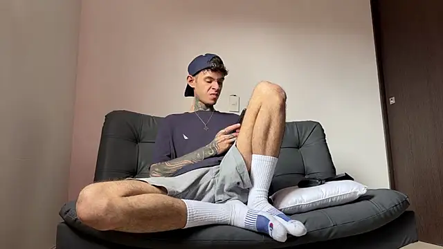 Saturno v online show from 03-21-25, 04:18