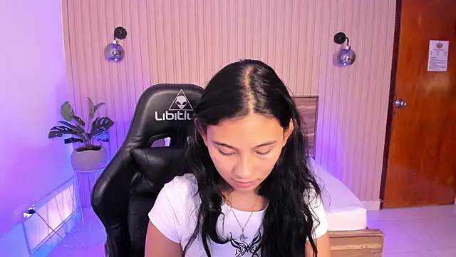 melody flowers online show from 12-30-24, 03:24