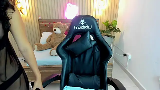 melody flowers online show from 02-20-25, 12:15