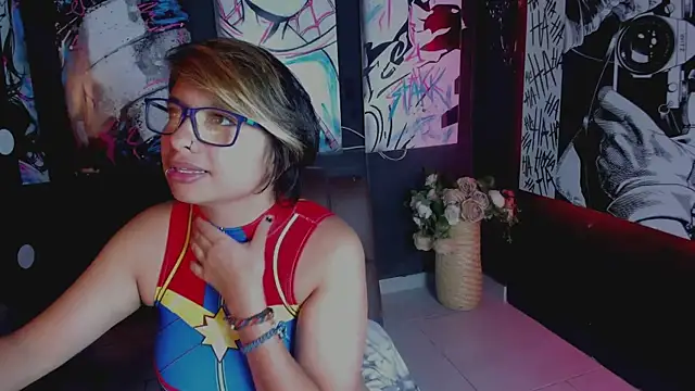 Snapshot of NovaGlitz chatting on 12-16-24, 11:44 NovaGlitz online show from 12-16-24, 11:44