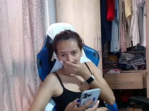 Snapshot of Erotic_latina chatting on 02-27-25, 12:13 Erotic latina online show from 02-27-25, 12:13