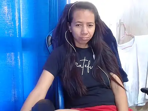 Snapshot of Erotic_latina chatting on 11-22-25, 12:15 Erotic latina online show from 11-22-25, 12:15