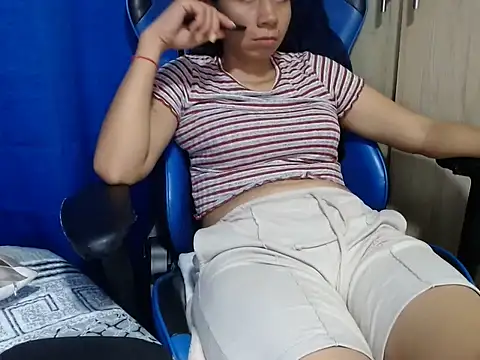 Snapshot of Erotic_latina chatting on 11-24-25, 12:32 Erotic latina online show from 11-24-25, 12:32