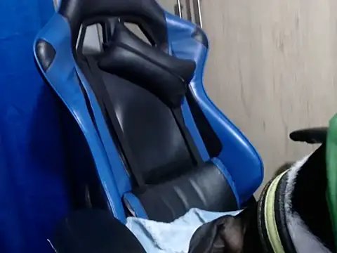 Snapshot of Erotic_latina chatting on 12-01-25, 01:21 Erotic latina online show from 12-01-25, 01:21