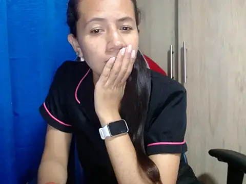 Snapshot of Erotic_latina chatting on 12-14-25, 12:27 Erotic latina online show from 12-14-25, 12:27