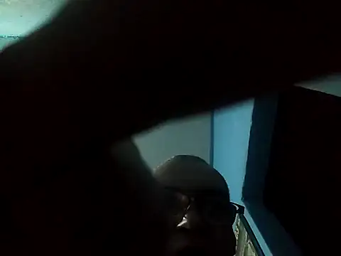 Snapshot of hugosafado333 chatting on 12-18-24, 02:10 hugosafado333 online show from 12-18-24, 02:10