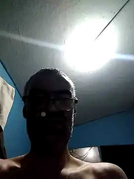 Snapshot of hugosafado333 chatting on 01-09-25, 03:36 hugosafado333 online show from 01-09-25, 03:36