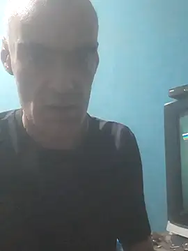 Snapshot of hugosafado333 chatting on 10-13-25, 04:23 hugosafado333 online show from 10-13-25, 04:23