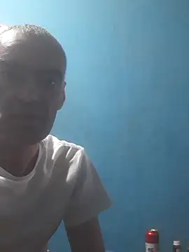 Snapshot of hugosafado333 chatting on 10-23-25, 04:45 hugosafado333 online show from 10-23-25, 04:45