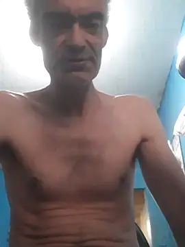 hugosafado333 online show from 12-20-25, 03:35