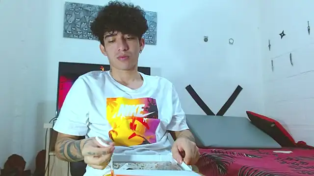 Snapshot of targuerian22 chatting on 12-04-24, 08:12 targuerian22 online show from 12-04-24, 08:12