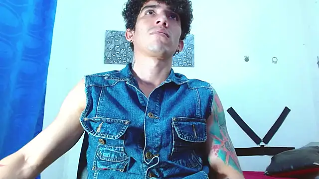 Snapshot of targuerian22 chatting on 12-23-24, 04:55 targuerian22 online show from 12-23-24, 04:55