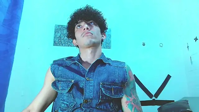 Snapshot of targuerian22 chatting on 12-24-24, 12:55 targuerian22 online show from 12-24-24, 12:55